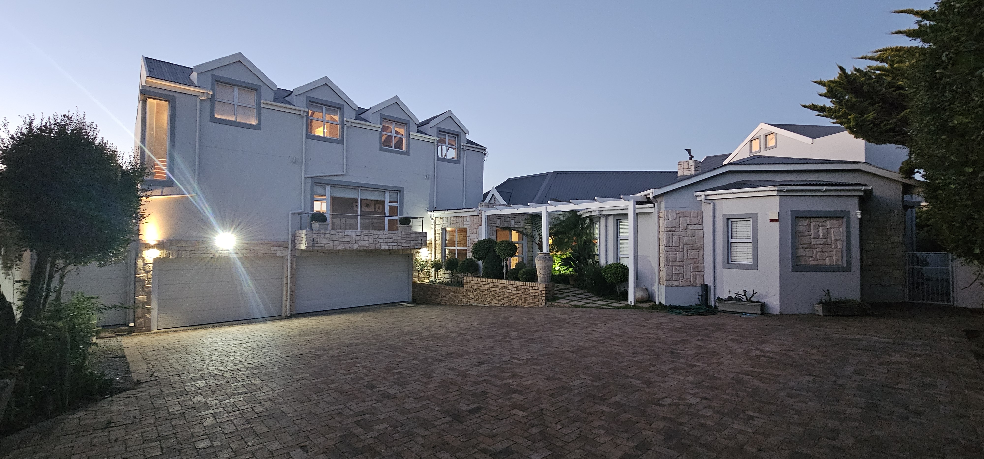 5 Bedroom Property for Sale in Myburgh Park Western Cape